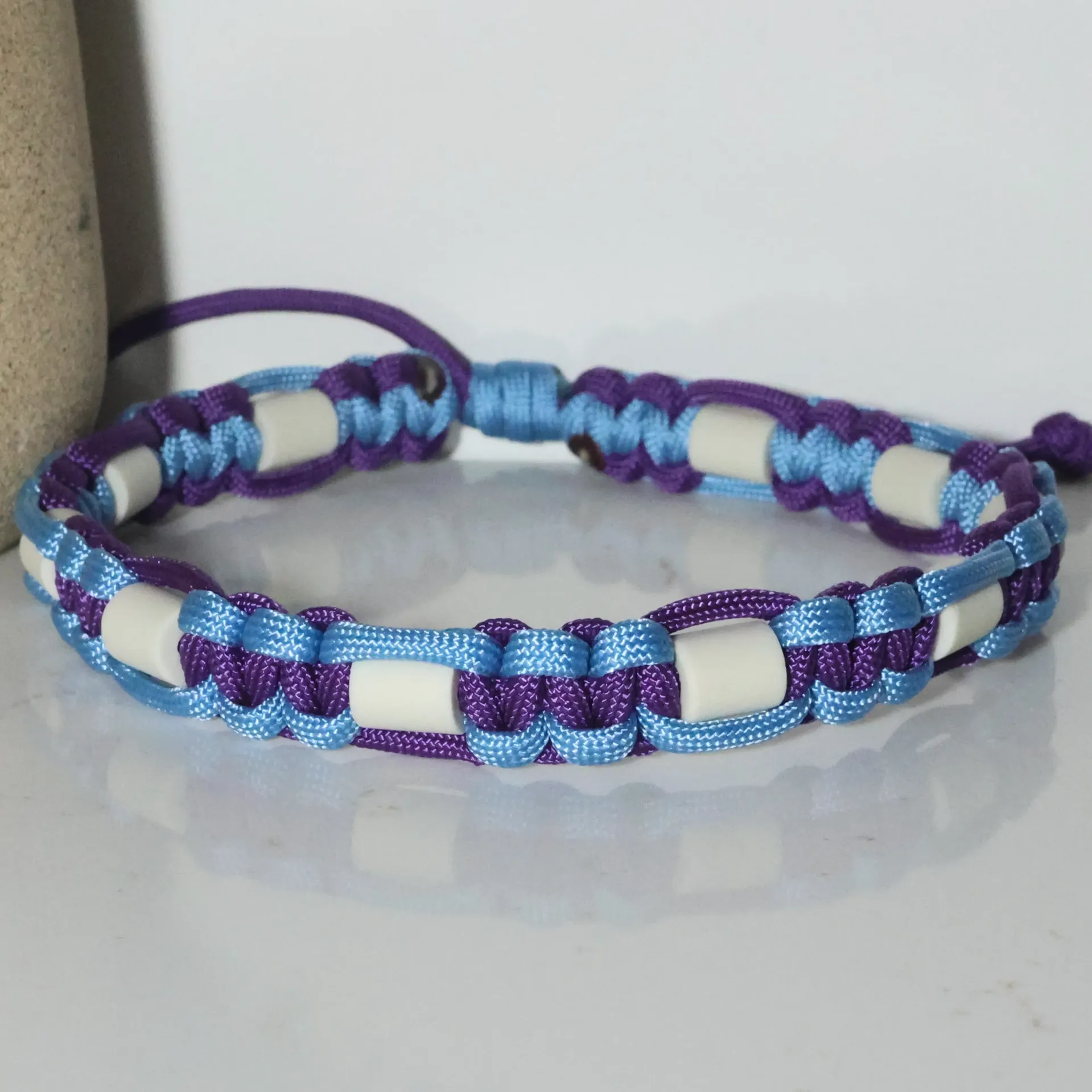 Collier EM Cobra (violet et bleu bébé)