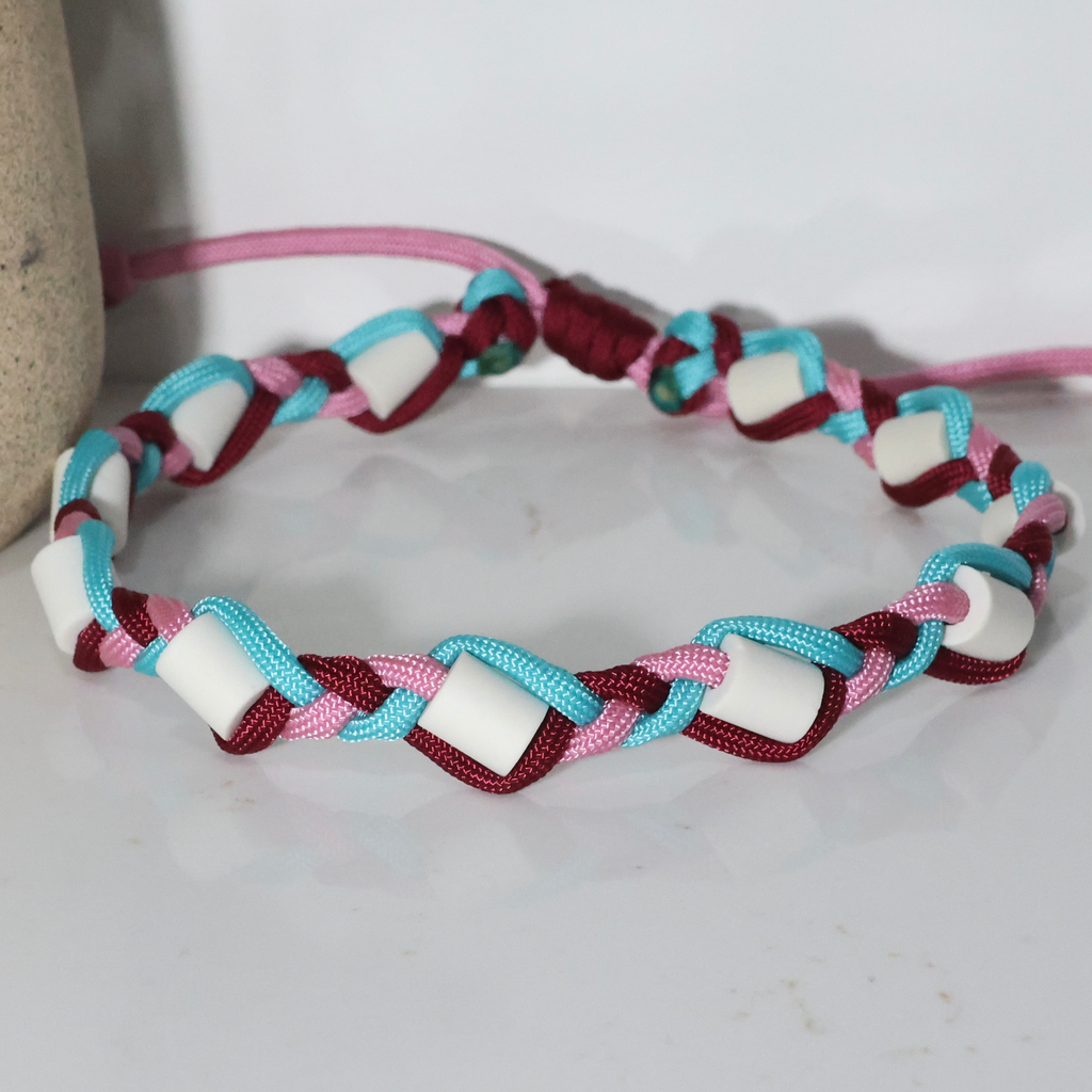 Collier EM Raiponce (Turquoise néon, bourgogne et lavande rose)