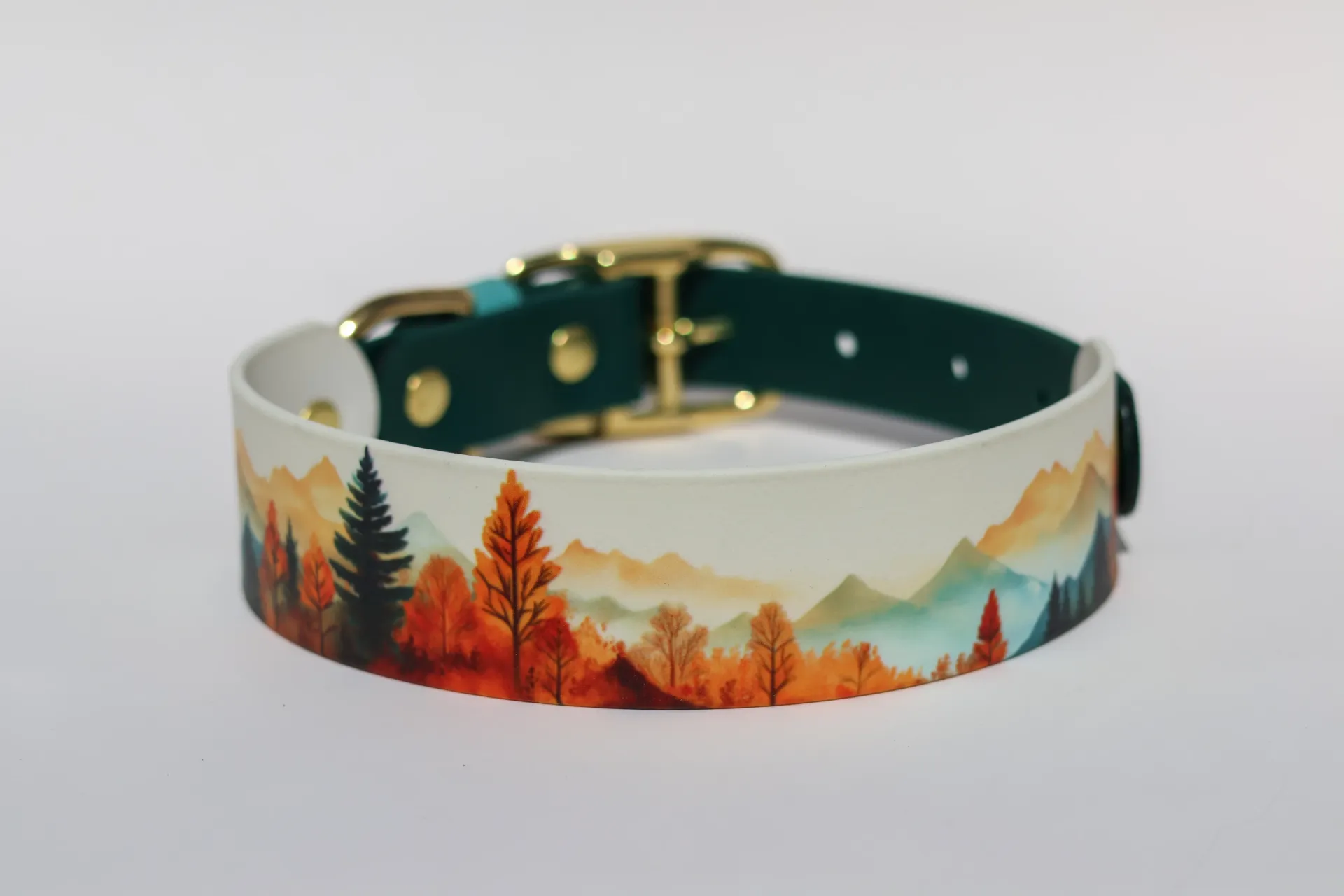 Collier à motif - Montagne d'automne (10 pouces, BioThane® motif 1 po et BioThane® attache 3/4 po, Carte blanche, Brass)