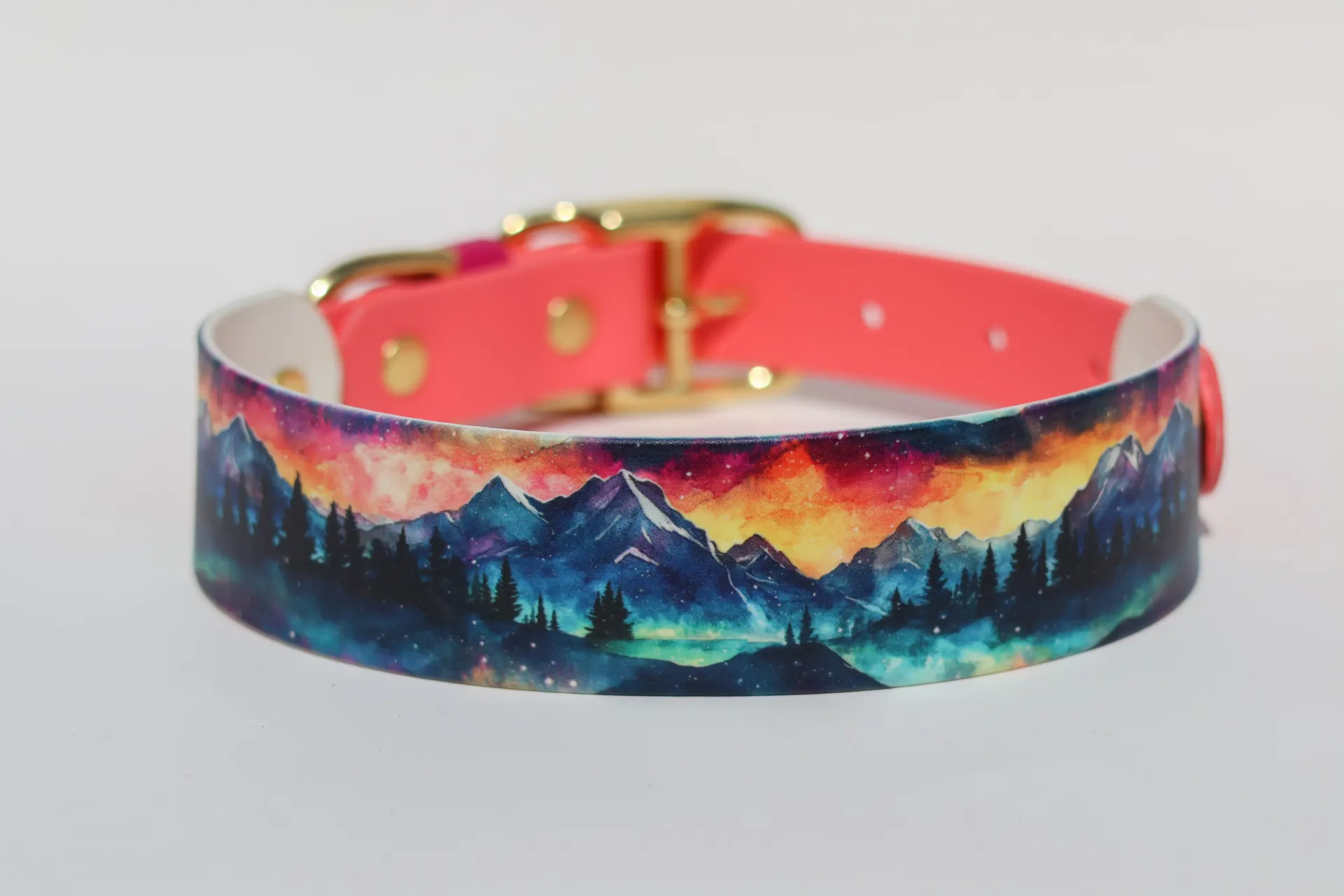 Collier à motif - Montagne de nuit